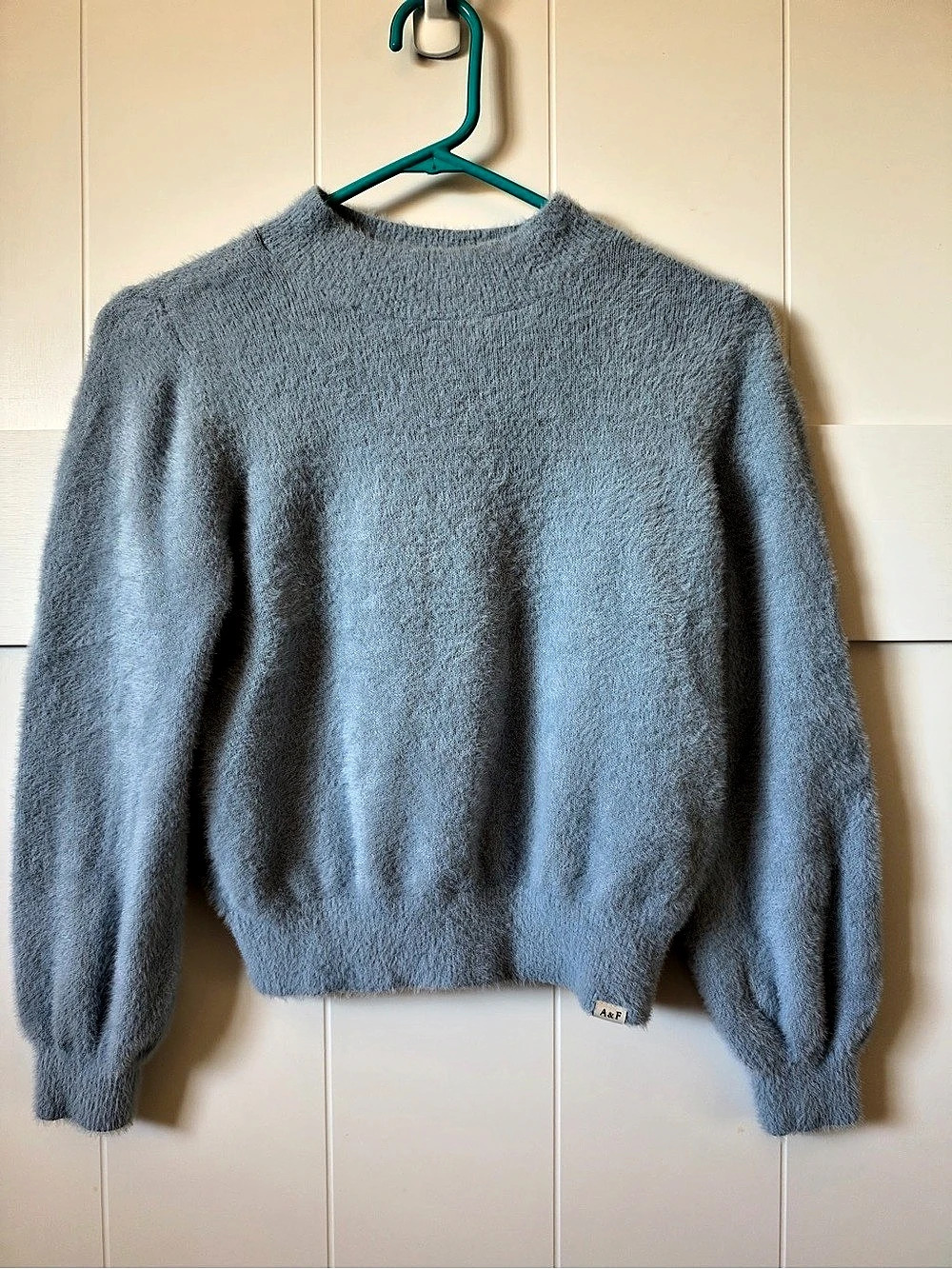 Abercrombie Kids Girls 11/12 Blue Fuzzy Sweater Like New